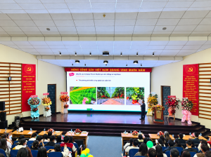 Fresh Studio connects with agriculture students at Da Lat University